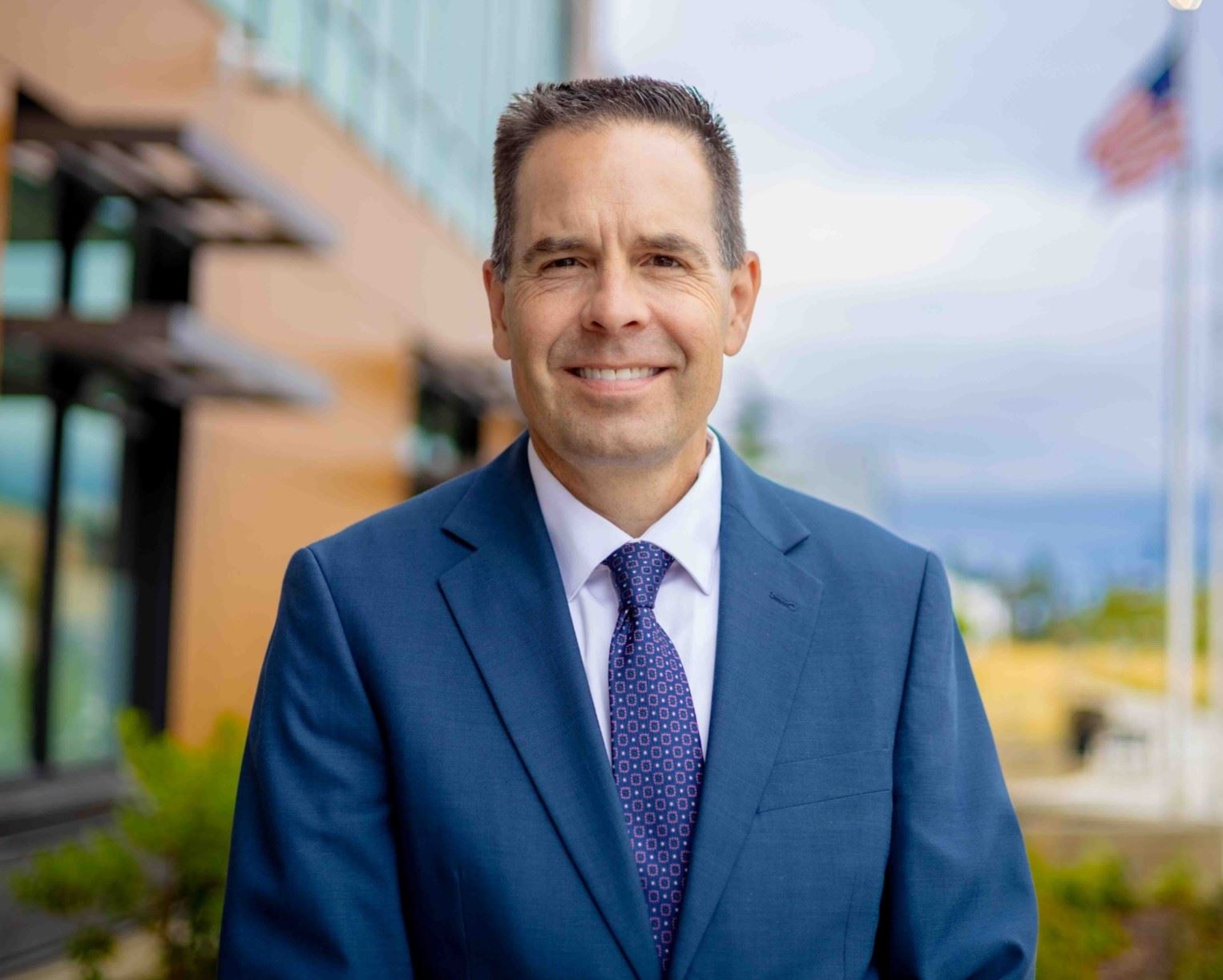 Mayor outdoor headshot